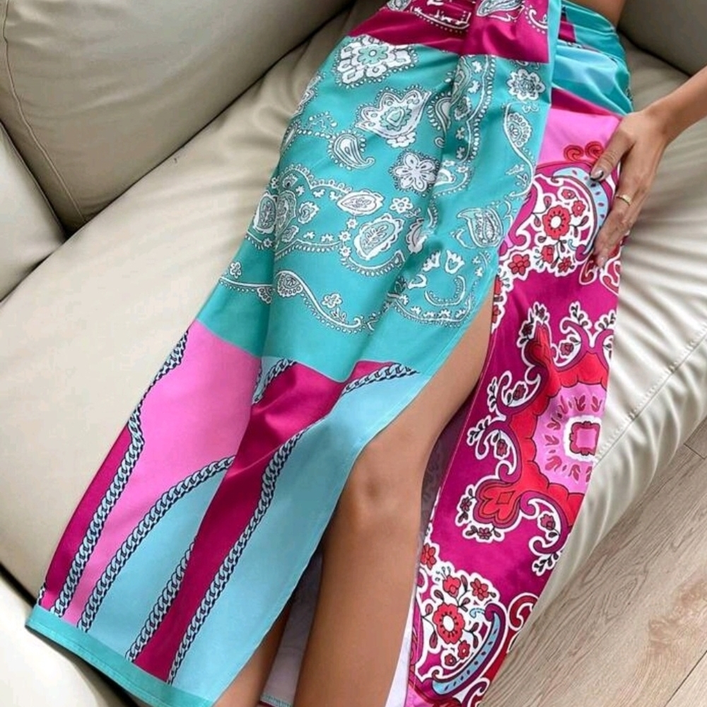 SHEIN VCAY Paisley Print Split Thigh Skirt